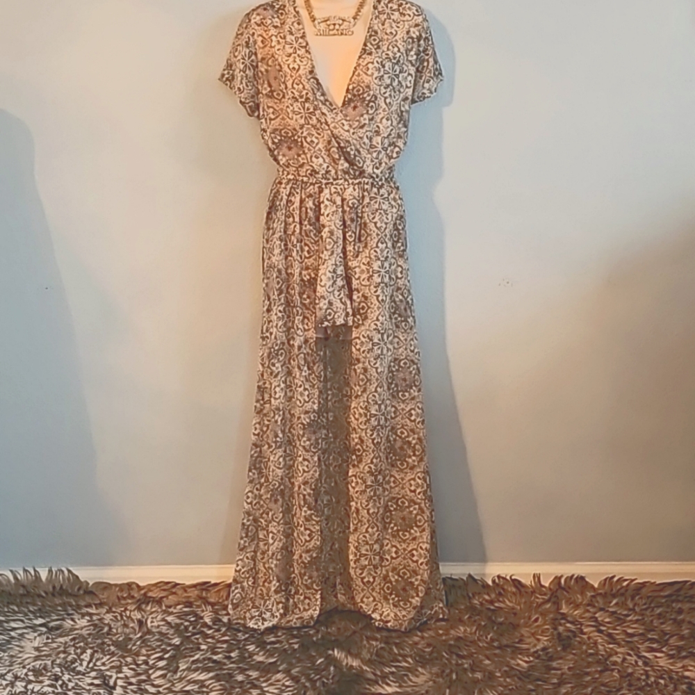 BRAND NEW NEW LOOK ROMPER MAXI DRESS MEDIUM SIZE SUPER CUTE